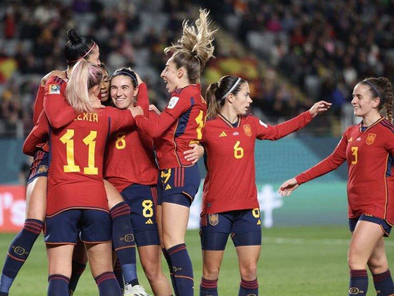 España se asegura el pase a octavos de final del Mundial con una goleada ante Zambia (5-O)