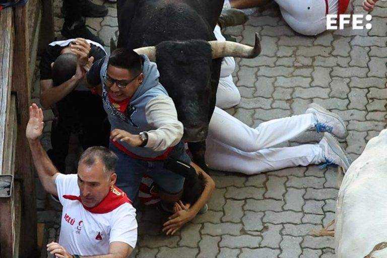 El octavo y último encierro de Sanfermines 2023 con protagonistas los toros de Miura