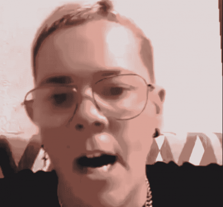 Seguidora de Sumar y PSOE: «España se divide en quienes trabajan y los que cobramos las ayudas»