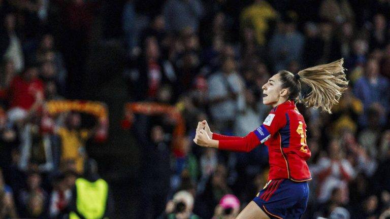España logra su primer título de mundial femenino