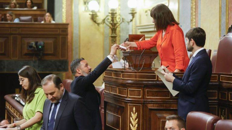 Estalla la fractura VOX y PP por veto antiVOX de Feijóo