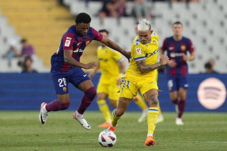 Victoria del FC Barcelona ante el Cádiz (2-0)