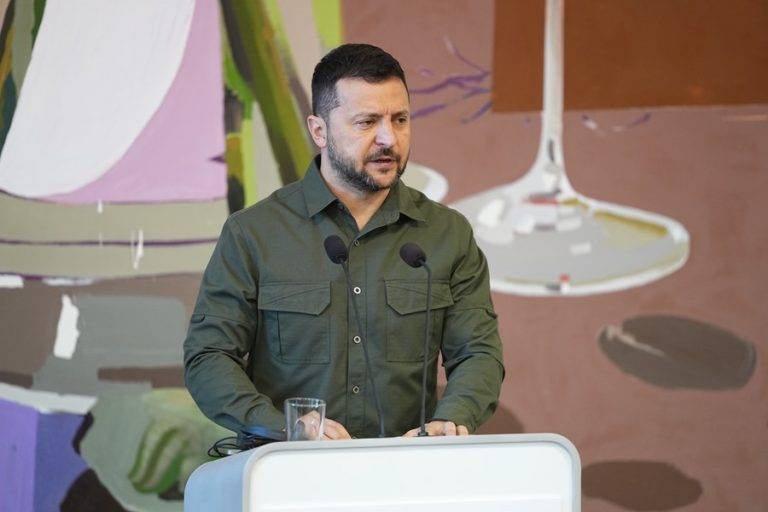 Cazas F-16| Dinamarca se emociona hasta las lágrimas por Ucrania