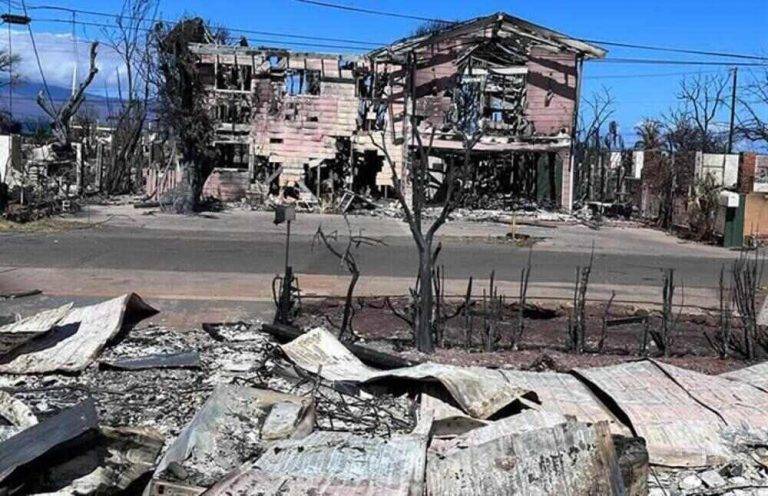 Cenizas impregnan de desolación a Lahaina (EEUU)
