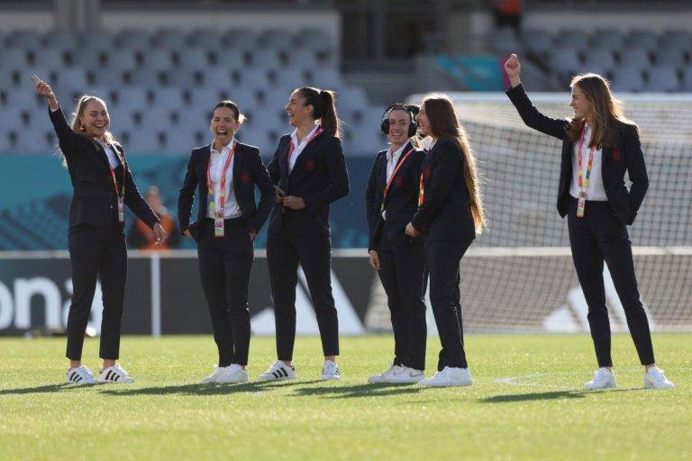 Las españolas buscan a expensas de las suizas el pase a los cuartos de final del mundial de fútbol