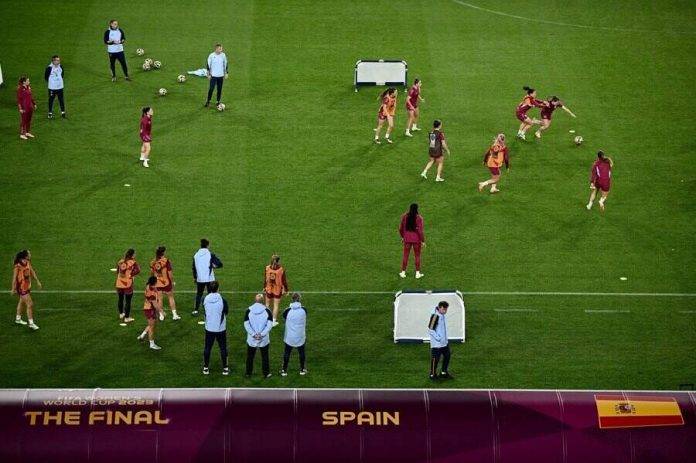 último entrenamiento de España antes el partido de la final de la copa del mundo