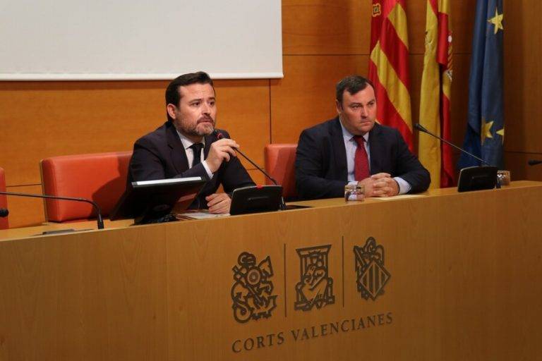 VOX elimina «ideología» feminista en condena de violencia contra la mujer