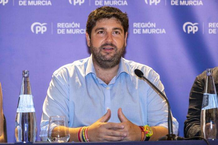 López Miras ofrece a Vox entrar en el Gobierno de Murcia para no repetir las elecciones