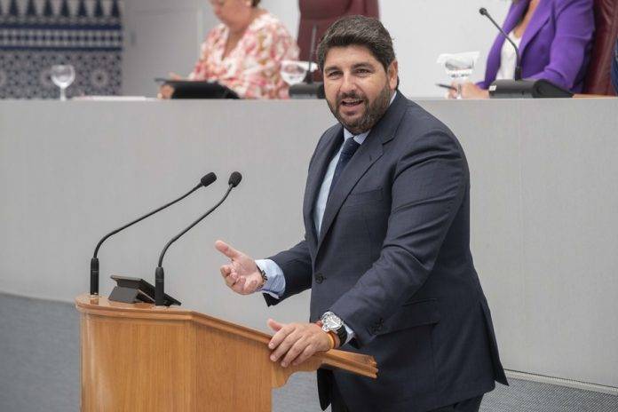 Fernando López Miras reelegido presidente con VOX