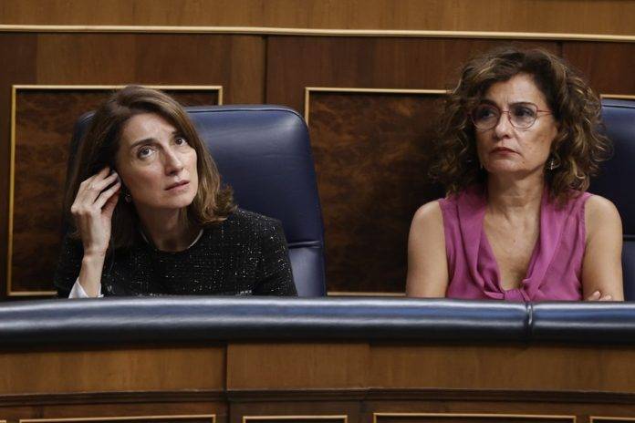 Gobierno de España, pinganillos,