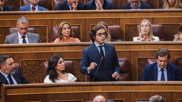 Figaredo ante los pinganillos: «Son ustedes unos hipócritas»