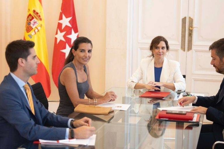 Monasterio: «Hoy estamos viendo cómo desde la Moncloa se está dando un golpe de Estado por la ambición de Sánchez y traición PSOE»
