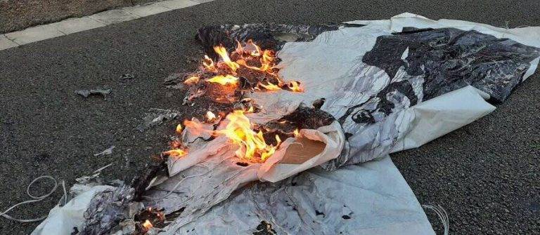 El independentismo «quema» Aragonés (ERC) y Collboni (PSOE) por botiflers (traidores)