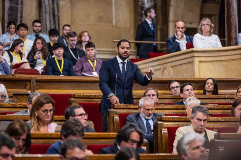 INFORME PISA| VOX: Separatismo y PSC destruyen la educación