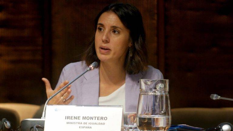 Montero: «Hace falta escuchar mucho más a las feministas»
