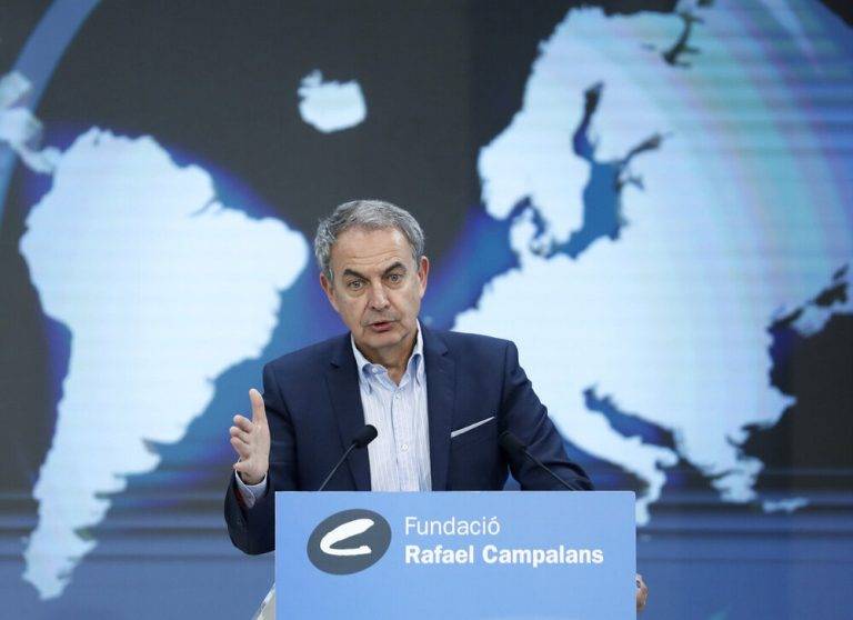 Zapatero: «Apoyamos la investidura». «Cada dato que sale es mejor»