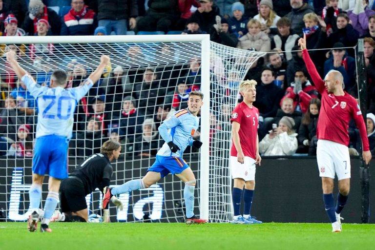 España tiene su billete a la Eurocopa ante Noruega (0-1)