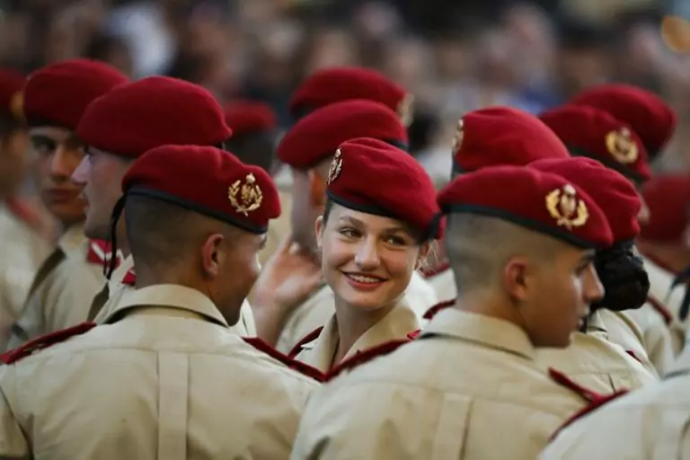 Ese individuo no es y nunca será militar