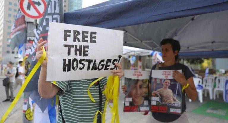 El Gobierno israelí se reúne para «aprobar el Acuerdo» de una tregua con Hamás ISIS: Netanyahu ordena que se «coordine los preparativos para recibir a los rehenes a su regreso a Israel»