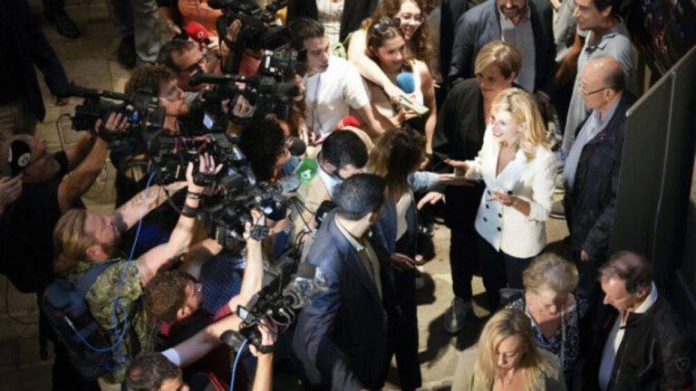 Sumar: «Ahora el Tribunal Constitucional puede formar parte de la Constitución Española si avala el encaje de la amnistía» al golpe en la Carta Magna española