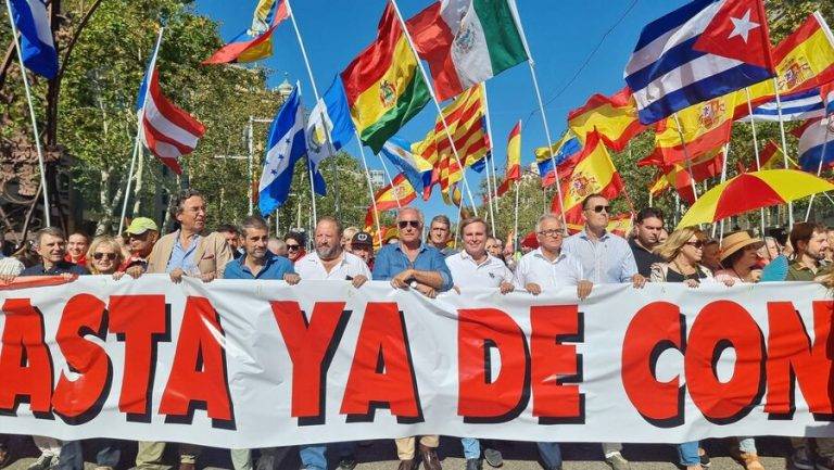 12-O| VOX: «Por culpa del totalitarismo separatista se desprecia la Hispanidad»