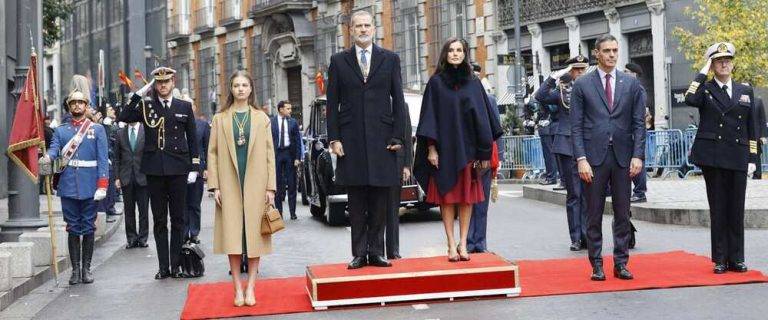 APERTURA DE LA XV LEGISLATURA| El Rey: «Hace 45 años nos dejaron una Constitución»