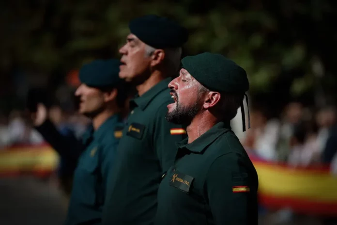 Agentes de la Guardia Civil, en el acto de celebración de su patrona, la Virgen del Pilar.