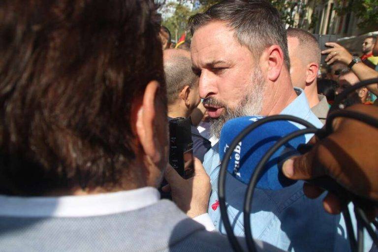 Abascal: «Sánchez nos denuncia ante Sánchez (la Fiscalía)»