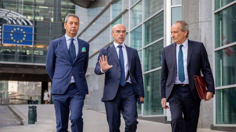 PP y PSOE ocultan catástrofe y tapan sus vergüenzas con pellets