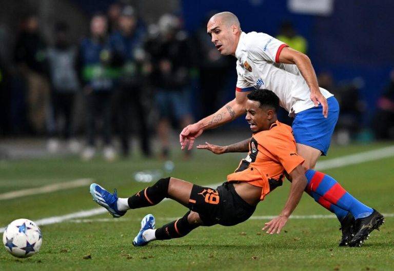El Barça no emite señales de vida ante el exiliado Shakthar (1-0)