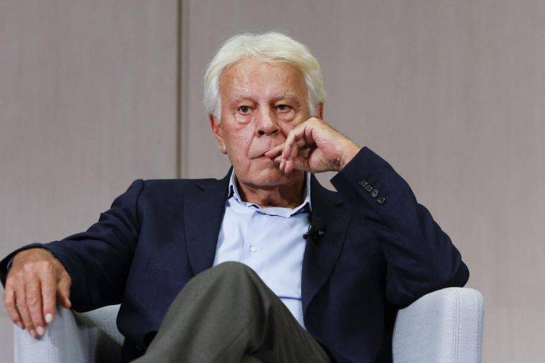 Felipe González rechaza la amnistía y lamenta el clima político «irrespirable» en el que «unos creen que son dueños de España y otros dueños de la democracia»