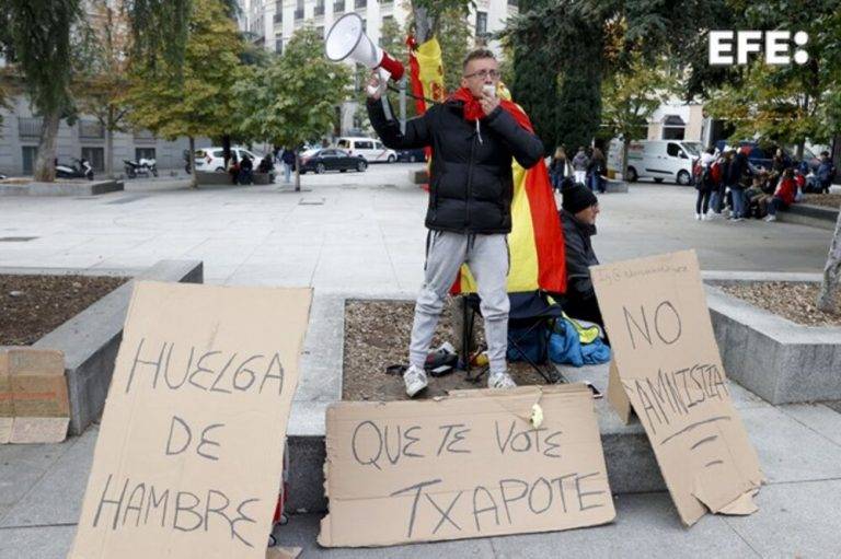 Un hijo de España inicia huelga de hambre contra abolición de la Democracia e instauración de una dictadura comunista en el país