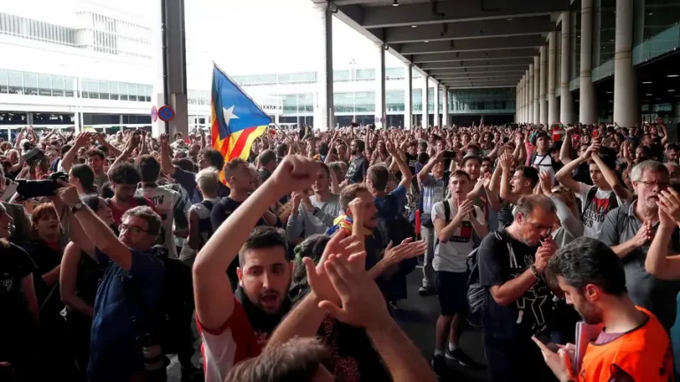 Paro cardíaco de turista francés el 14-O por «terrorismo» separatista