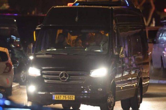 Los rehenes secuestrados por el ISIS de Gaza Hamás vuelven a casa (1)