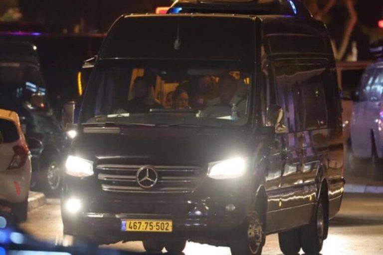 REHENES| Israel confirma la identidad 8 niños y 5 mujeres israelíes secuestrados por el Daesh de Gaza en los kibutz de Beeri y Kfar Aza