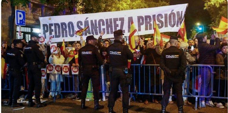 ACUERDO GOLPISTA PSOE-JUNTS| Sindicato SOLIDARIDAD pide firmas para convocar una huelga general