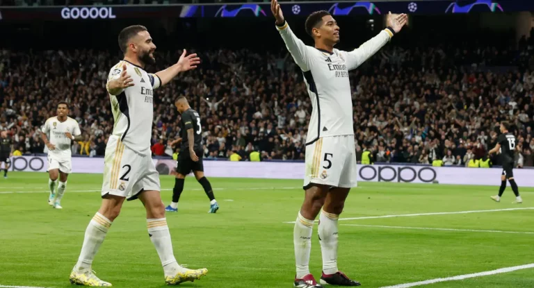 OCTAVOS CHAMPIONS| El Real Madrid se asegura el primer puesto del Grupo C ante Nápoles (4-2)