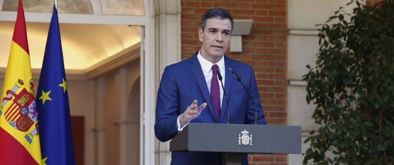 FOTOGRAFÍA. MADRID (ESPAÑA), 20 DE NOVIEMBRE DE 2023. Carta de Sánchez a los españoles sobre corrupción de su mujer. Pedro Sánchez Pérez Castejón, nuevo presidente del Gobierno de coalición de España, realiza una declaración institucional en La Moncloa para detallar la composición y prioridades del nuevo Ejecutivo de coalición socialcomunista entre PSOE-RESTAR, de au Barbie Yolanda Díaz Pérez, apoyado en la antiEspaña (separatistas, golpistas fugados y filoterroristas). Lasvocesdelpueblo (Ñ Pueblo)
