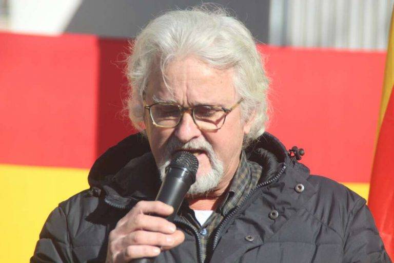 6D| Caamaño: Ante autoritarismo no hay oposición; hay resistencia