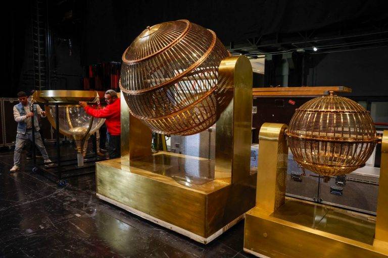 LOTERÍA DE NAVIDAD| Listos, las 100.000 bolas y 1.807 premios