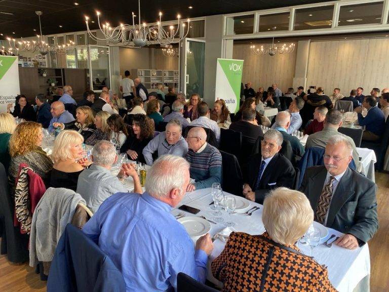 GERONA| VOX exhibe músculo en su tradicional comida navideña