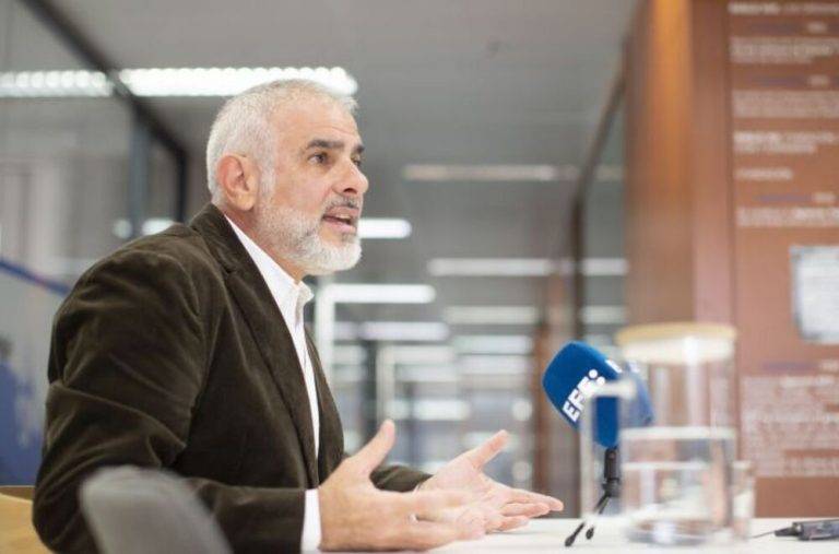 Cs: Feijóo prohibió el español en Galicia