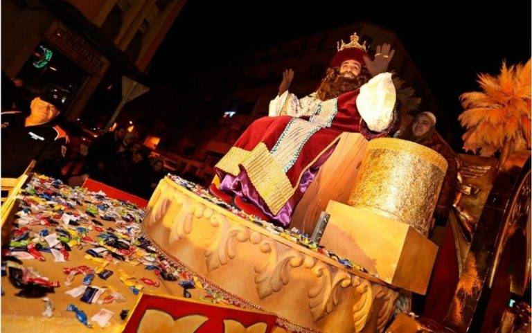 Expulsada de la Cabalgata en Petrel por ser hija de edil de VOX