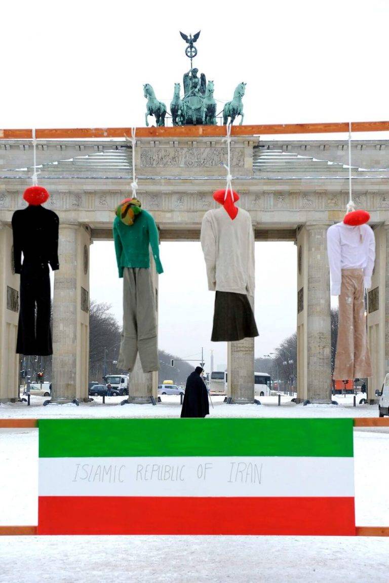 Irán: «Porque recibieron dinero de entidad sionista y Mossad»