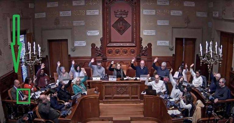 Únicamente se salva VOX con necesaria bizarría