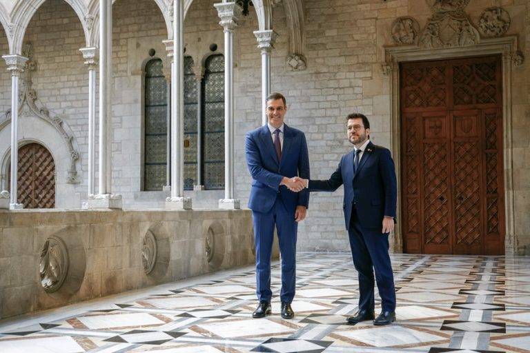 Aragonés: «Todos los españoles asumirán la deuda de Cataluña»