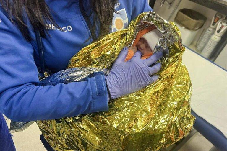 BEBÉ CONTENEDOR BASURA| «Parecía el maullido de un gato»