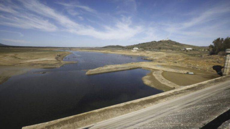 Abundante nubosidad baja matinal en España el 27D