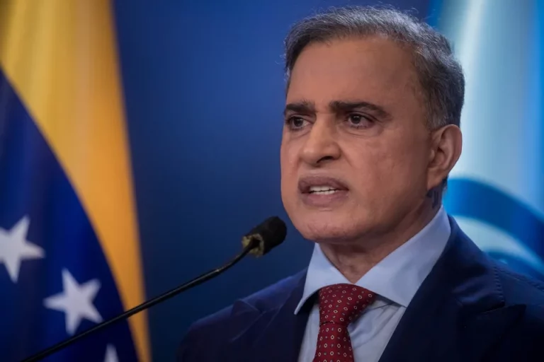 FOTOGRAFÍA. CARACAS (VENEZUELA), 27 DE ENERO DE 2024. Hay terroristas en filas opositoras antichavistas. El fiscal general de la dictadura chavista, Tarek William Saab, ofrece una rueda de prensa en la que tacha de "terroristas" a los opositores antichavistas, líderes regionales de la campaña electoral de la candidata a la Presidencia María Corina Machado Parisca. Efe