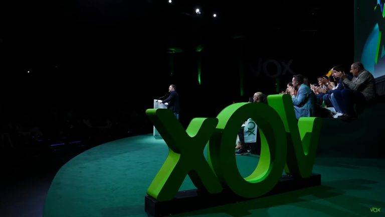 Solo VOX; la derechista cobarde ha vuelto